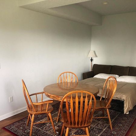 2 Bedroom Suite: Views, Private Entrance, Evchgr Amity Luaran gambar